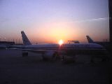 Sunrise on a 757 at O'Hare photo 15368